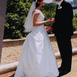 V-Neck White Wedding Dress Size 10